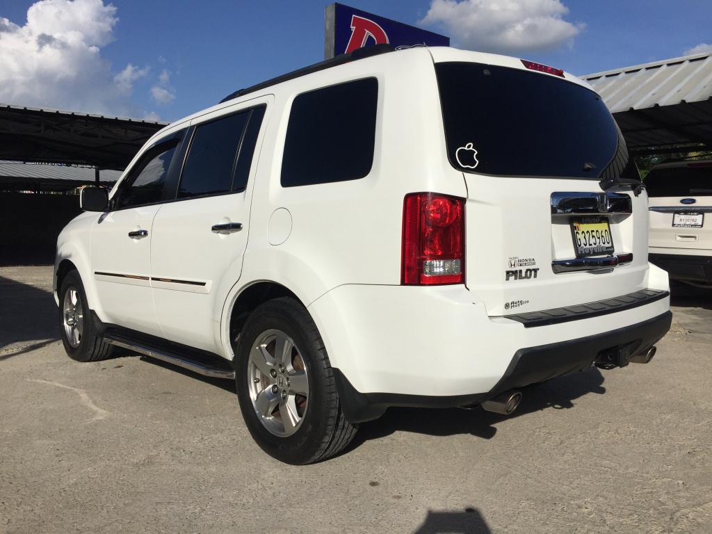 Drive Rent Car Vehículos Alquiler de vehículos en Santiago, República Dominicana..